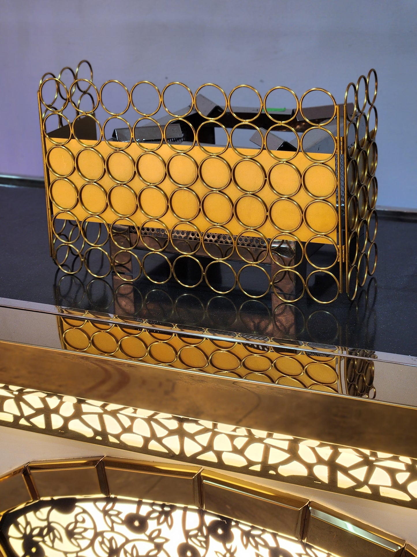 Partition Gold Table Top